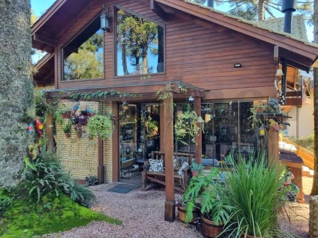 Casa 4 quartos para Venda no bairro Suzana em Canela