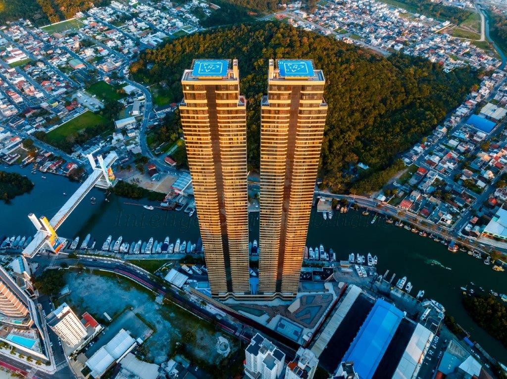 Apartamento 4 suítes para Venda no bairro Centro em Balneário Camboriú