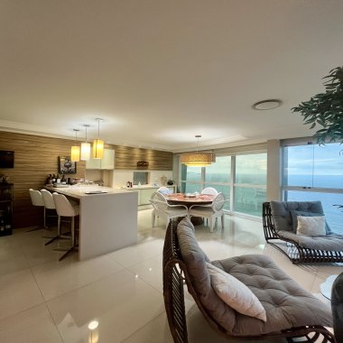 Apartamento 4 suítes para Venda no bairro meia praia em Itapema