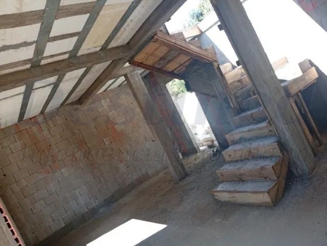 Sobrado com 2 suítes para Venda no bairro Leodoro de Azevedo em Canela