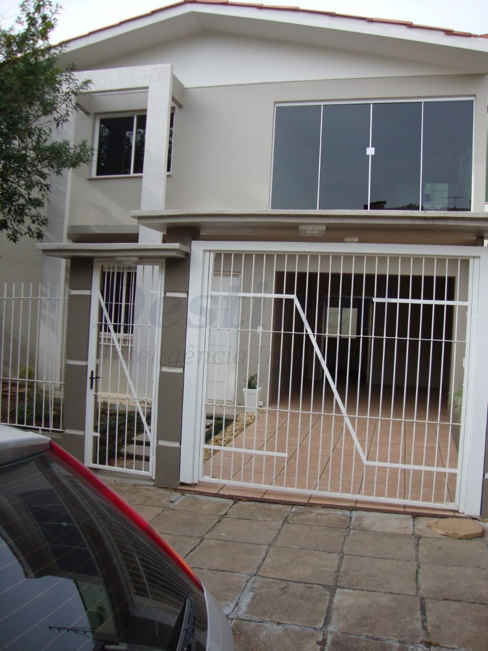Casa de 2 pisos com 03 dormitórios para venda no bairro Rio Branco em Novo Hamburgo