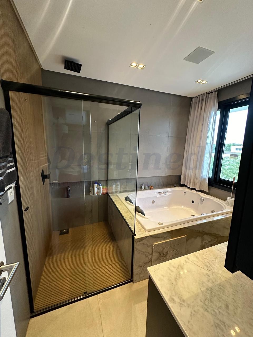 Casa 3 suítes para Locação Anual em Torres