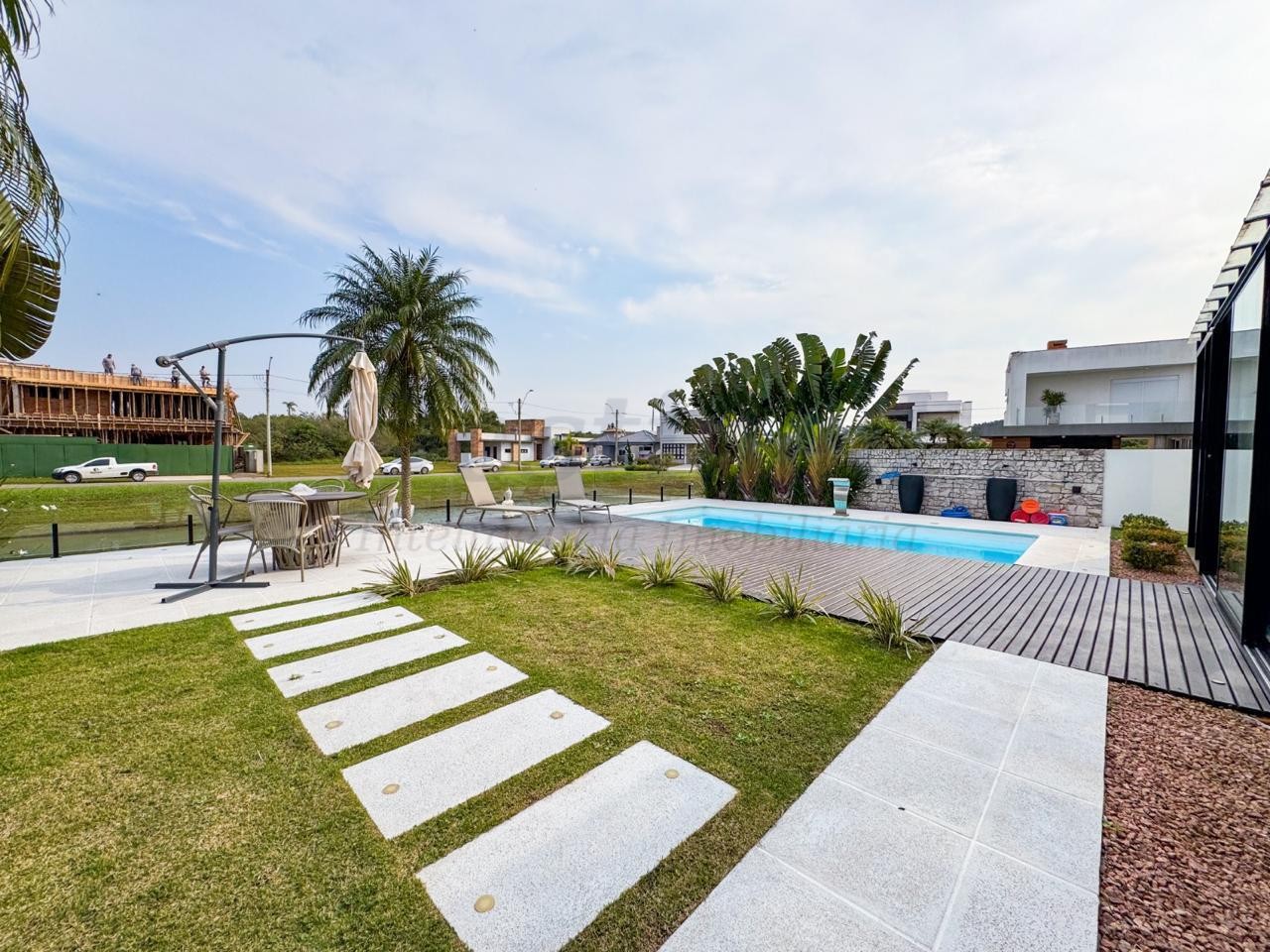 Casa 3 suítes para venda no bairro Lomba Grande em Novo Hamburgo