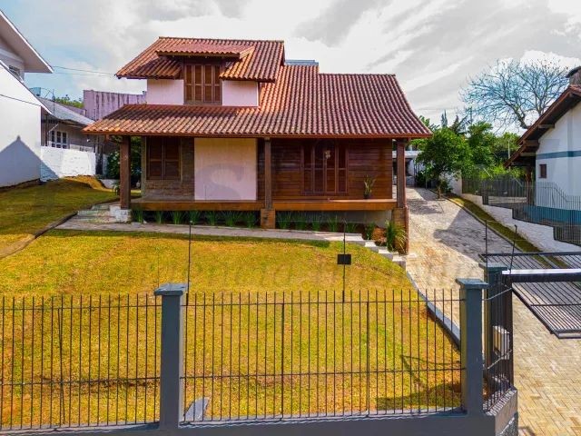 Casa 3 quartos para Venda no bairro Petrópolis em Novo Hamburgo